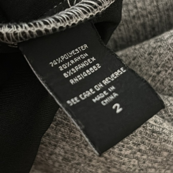 ——S0LD on MERC —-Torrid Heather Gray Ribbed Zip Front Pencil Skirt Womens - Picture 5 of 6